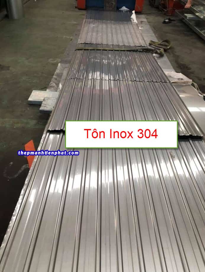 Tôn inox là sản phẩm có khả năng chống gỉ sét, ăn mòn cao