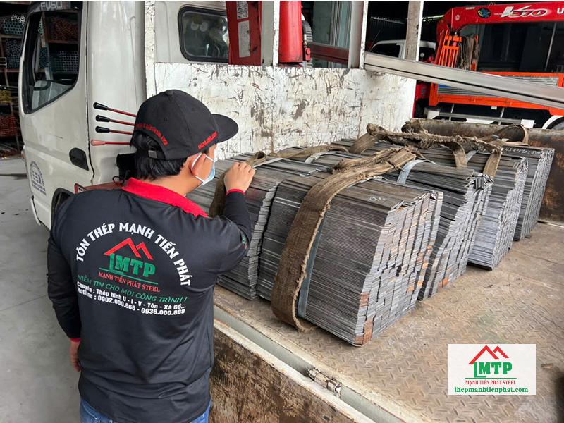 Thép Mạnh Tiến Phát là xưởng sản xuất thép la chất lượng, giao nhanh, giá tốt nhất Miền Nam