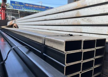 Giá Sắt Thép Hộp 200×200 Tại Quận 9