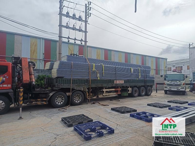 Mua tôn Hoa Sen tại Thép Mạnh Tiến Phát đảm bảo chất lượng, giá gốc, giao nhanh toàn Huyện Hóc Môn