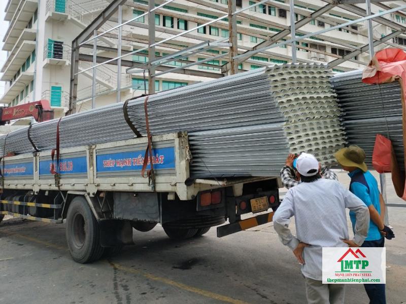 Thép Mạnh Tiến Phát là đại lý phân phối tôn Hoa Sen chính hãng tại Quận 6, được nhiều nhà thầu tin tưởng lựa chọn