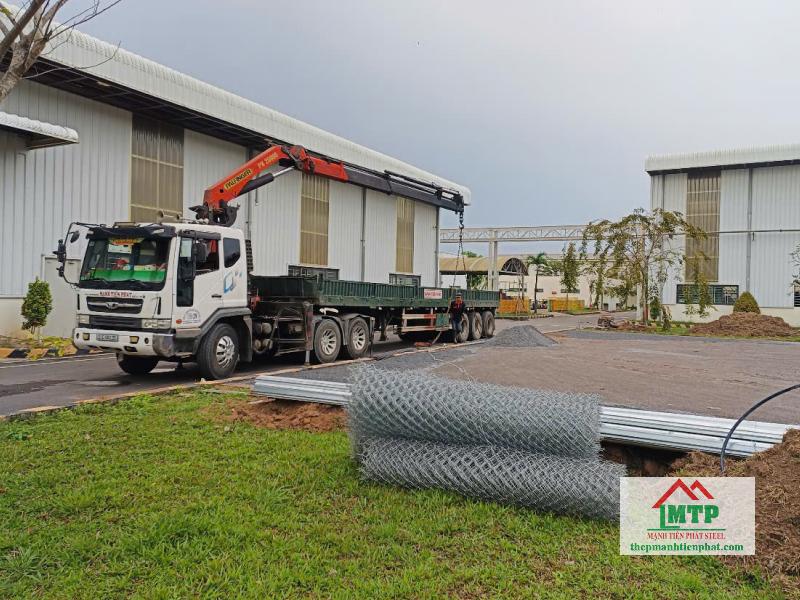 Giao 300m lưới B40 mạ kẽm khổ 1m5 cho nhà máy sản xuất tại Huyện Nhà Bè