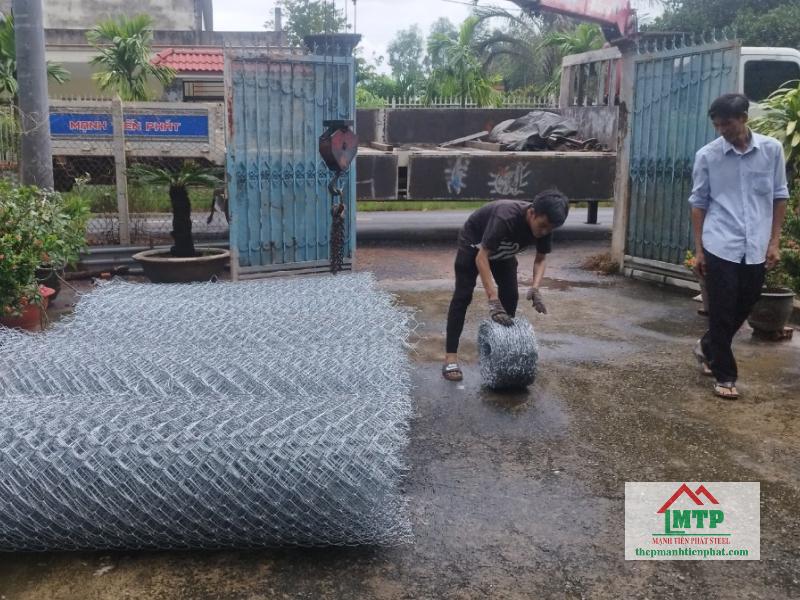 Giao 270m lưới B40 khổ 1m5 cho công trình hàng rào nhà dân tại đường Nguyễn Trãi, Quận 5