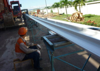 Giá tôn lợp nhà xưởng Đông Á cần tại công trình