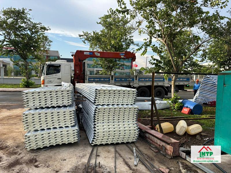 Giao tôn cách nhiệt Đông Á cho công trình nhà xưởng tại Bà Rịa - Vũng Tàu