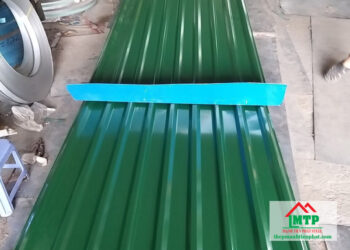 Giá tôn lạnh mạ màu xanh rêu Bluescope