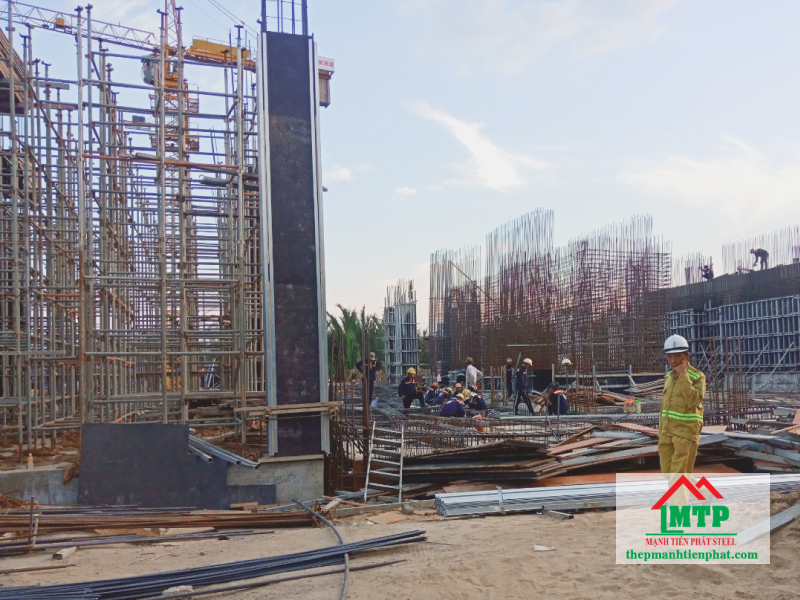 Thép cây gân đa dạng kích thước là vật liệu chuyên dùng cho bê tông cốt thép trong các công trình xây dựng