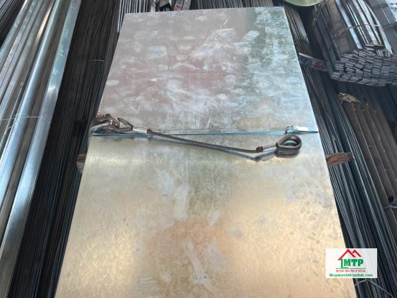 Tôn cuộn mạ kẽm Hoa Sen cán phẳng để gia công