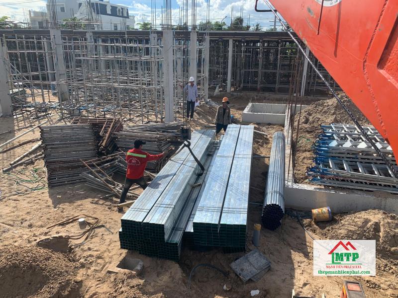 Chọn thép hộp Hòa Phát quy cách phù hợp cho công trình nhà xưởng, nhà kho tại Tiền Giang