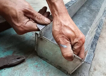 Bịt đầu máng xối tôn lạnh