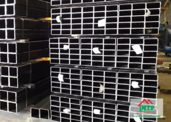 Giá sắt thép hộp chữ nhật đen Hòa Phát 40x80 mới nhất