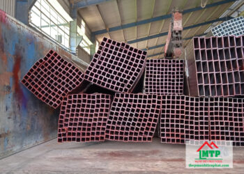 Giá sắt thép vuông đen Hòa Phát 20x20 mới nhất