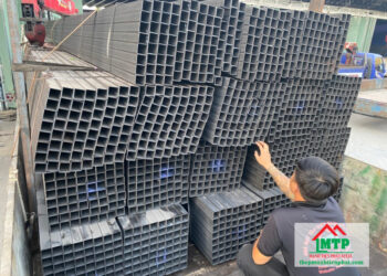 Giá sắt thép vuông mạ kẽm Hòa Phát 20x20 mới nhất