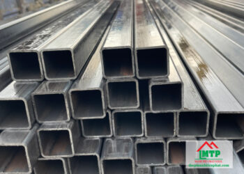 Giá sắt thép vuông mạ kẽm Hòa Phát 30x30 mới nhất