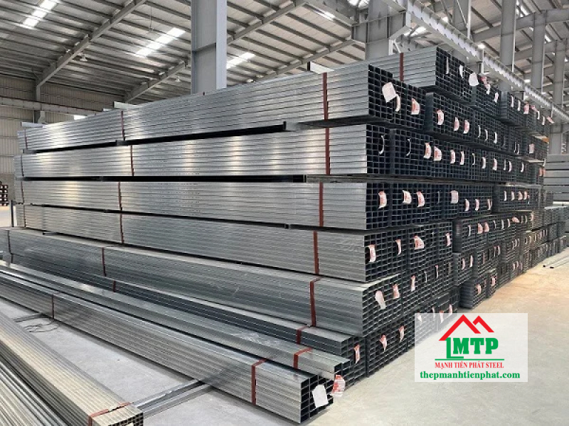 Nên bảo quản thép hộp Ống Thép 190 đúng cách, ở nơi khô ráo và tránh tiếp xúc với hóa chất