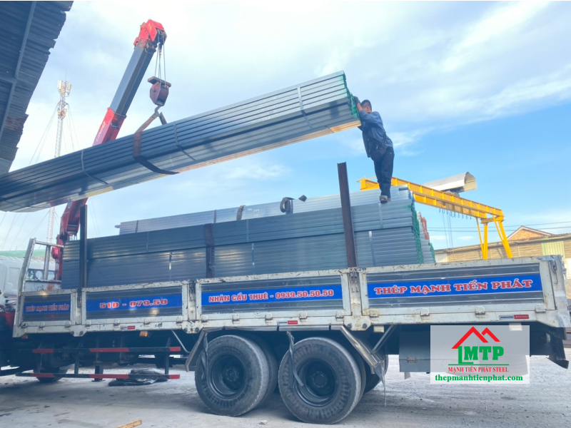 Thép Mạnh Tiến Phát hỗ trợ vận chuyển sắt hộp Tuấn Võ tận nơi, nhanh chóng