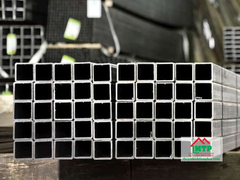 Thép hộp vuông Nam Kim được ứng dụng rất phổ biến trong nhiều lĩnh vực, cứng cáp, chịu lực tốt