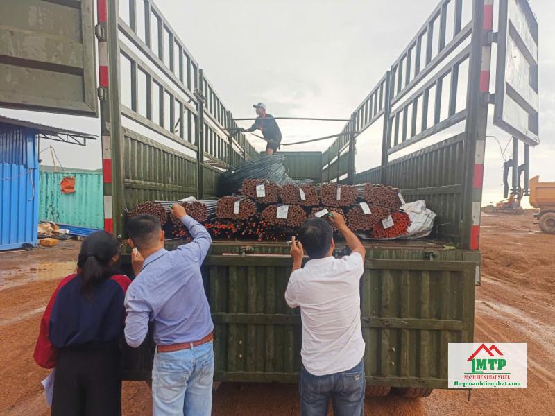 Thép Mạnh Tiến Phát giao 40 tấn thép xây dựng Miền Nam cho công trình tại KKT Nhơn Hội - Bình Định nhanh chóng trong 2 ngày