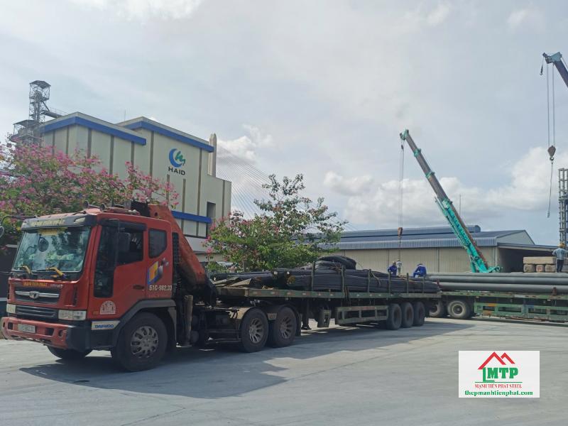 Thép Mạnh Tiến giao 70 tấn thép Miền Nam CB400 cho công trình nhà xưởng KCN Bình Minh - Vĩnh Long