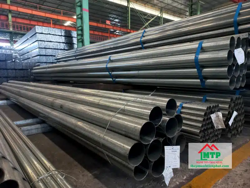 Thép ống Hòa Phát đa dạng, gồm ống đen, mạ kẽm và nhúng kẽm nóng