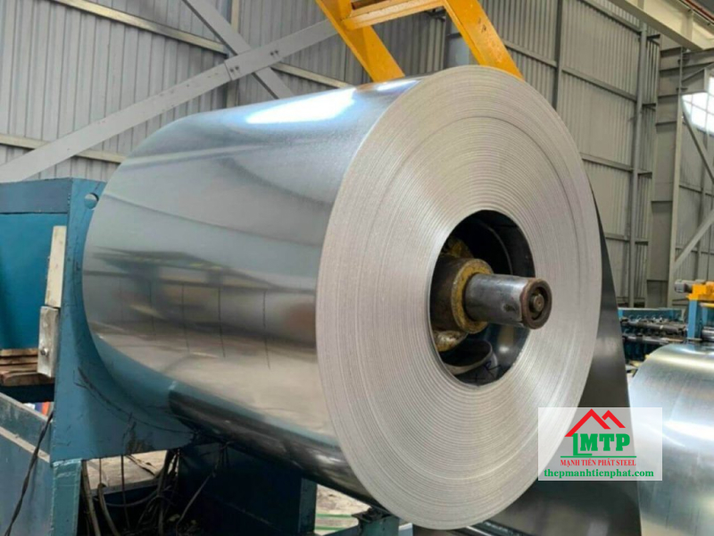 Hình ảnh cuộn tôn mạ kẽm Phương Nam thực tế