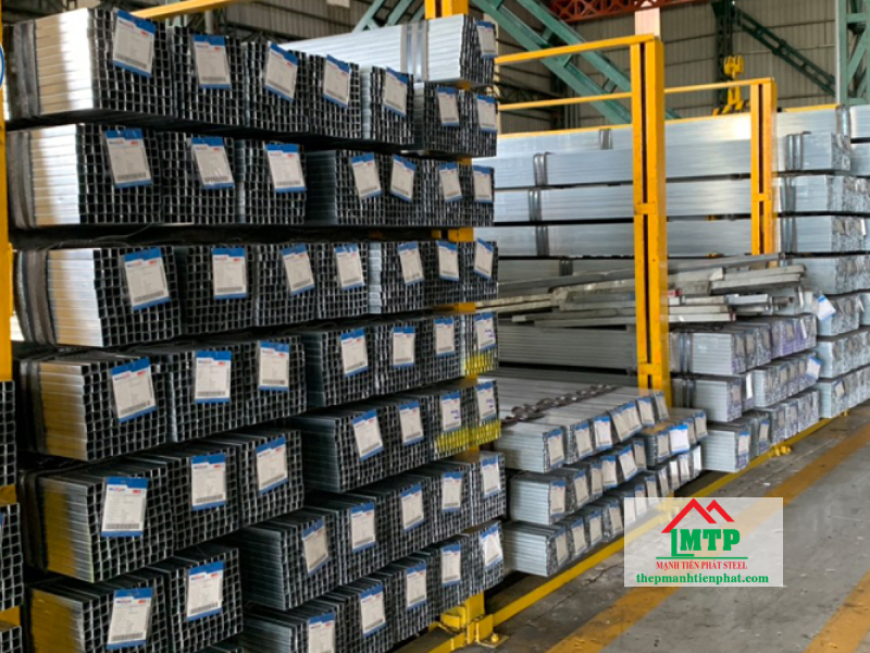 Thép hộp vuông VinaOne