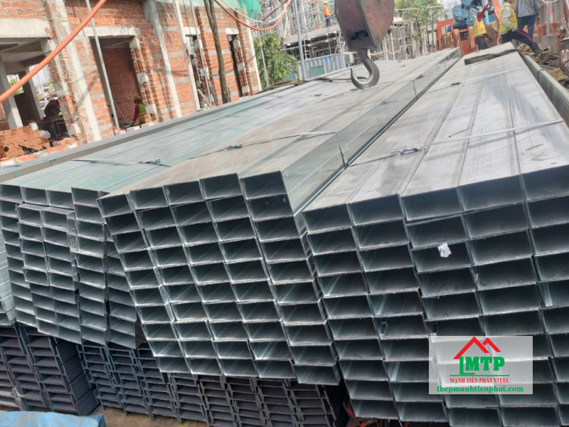 Thép hộp chữ nhật 50x100x5ly Hòa Phát