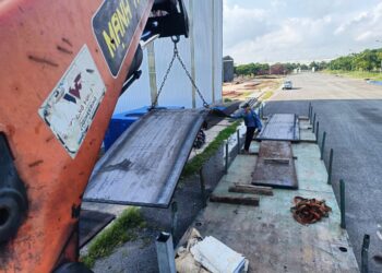 Giao thép hình Tấm + H cho Tổng cty Ba Son Bộ Quốc Phòng. Cảng Cái Mép – BRVT