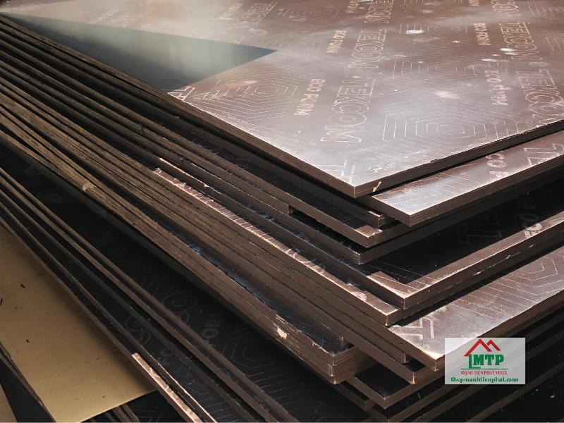 Ván phủ phim là tấm ván gỗ plywood được phủ một lớp phim chống nước