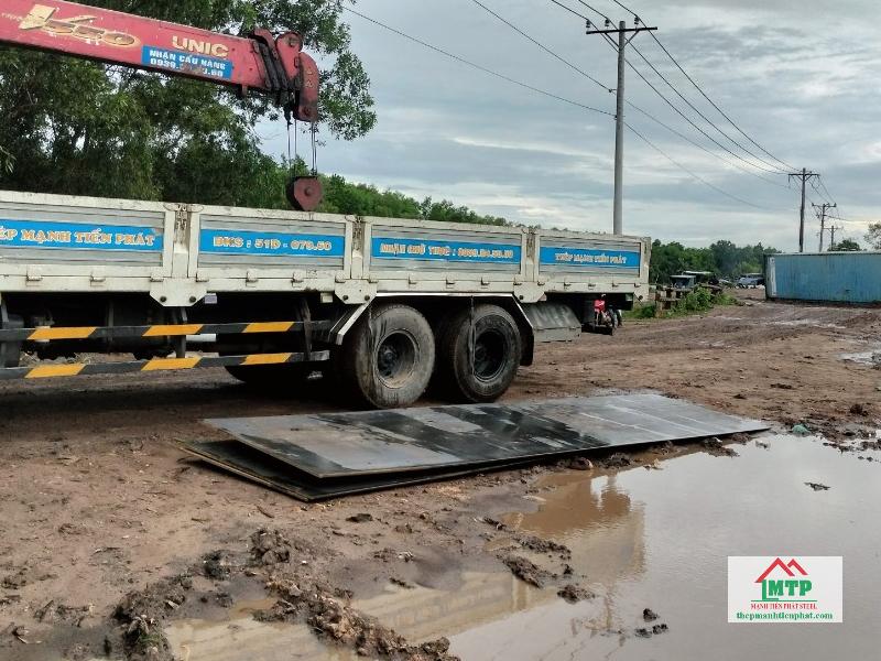 Thép Mạnh Tiến Phát cho thuê thép tấm trải đường đa dạng quy cách, phương thức thuê