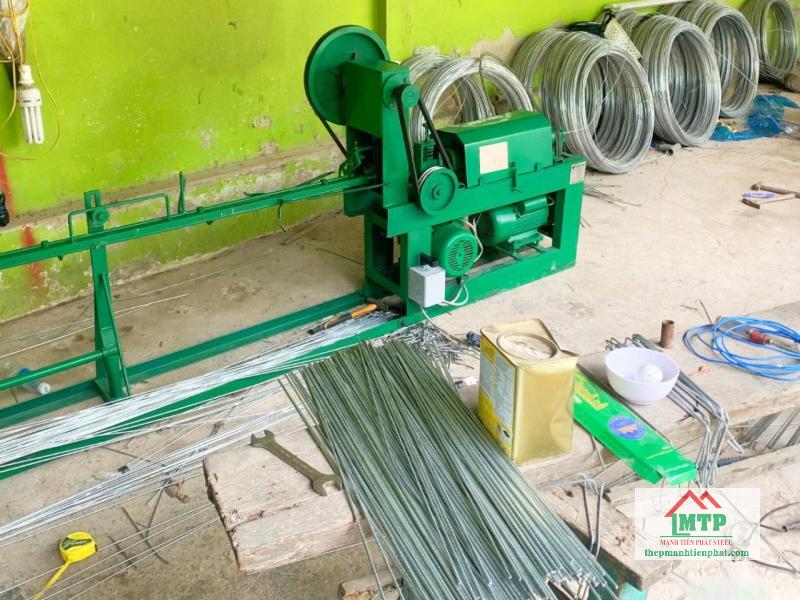 Dịch vụ duỗi thẳng dây thép của Thép Mạnh Tiến Phát đảm bảo nhanh, đều, đẹp