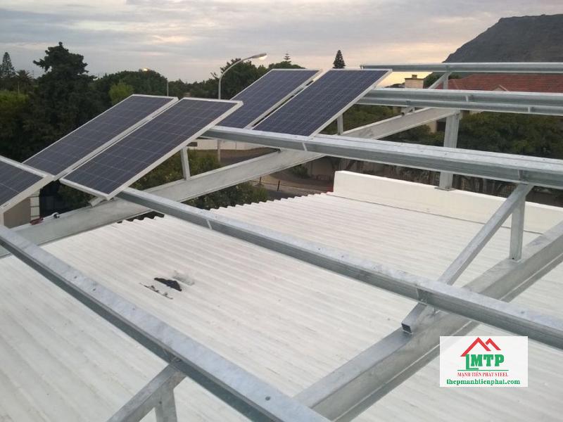 Ứng dụng thép H150 làm giàn đỡ pin năng lượng mặt trời