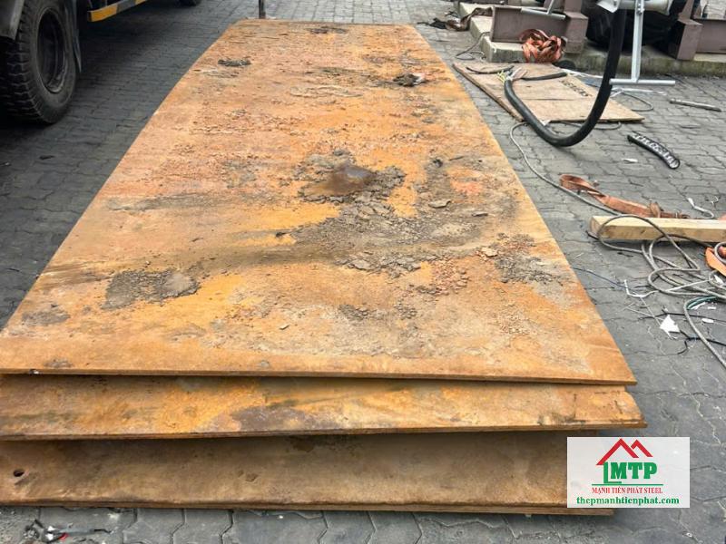 Tôn tấm lót máy đào khổ 1.5m,x6mx18mm rất được ưa chuộng