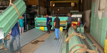 Dịch vụ gia công cắt chặt tôn 5 sóng, 9 sóng theo yêu cầu