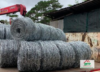 Dây kẽm gai tại Quận 7 đủ quy cách dùng cho nhà xưởng, khu đất trống