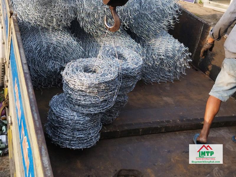 Giao lưới B40 và kẽm gai cho công trình trại cai nghiện tại 189E Đặng Công Bỉnh, Xuân Thới Sơn, Hóc Môn
