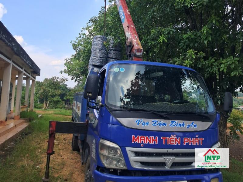 Giao 50 cuộn dây kẽm gai mạ kẽm quây đất trống tại xã Long Thới, Huyện Nhà Bè