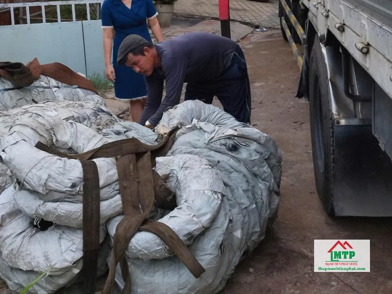 Giao 300m kẽm lam 30cm cho công trình nhà phố khu Bàu Cát