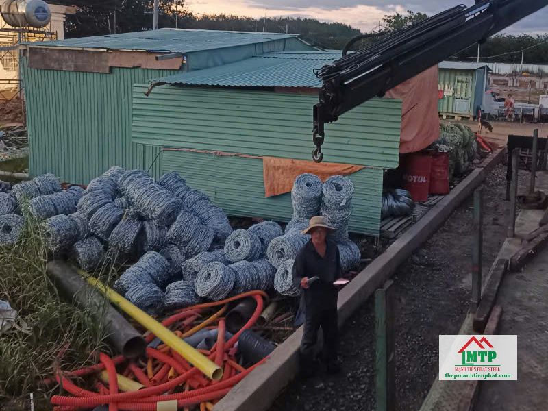 Giao 400kg dây kẽm gai mạ kẽm cho trang trại tại Châu Đức – Bà Rịa Vũng Tàu