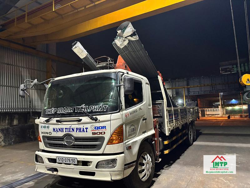 Mua thép Việt Nhật tại Quận 4 của đại lý Thép Mạnh Tiến Phát đảm bảo đúng quy cách, hỗ trợ theo tiến độ