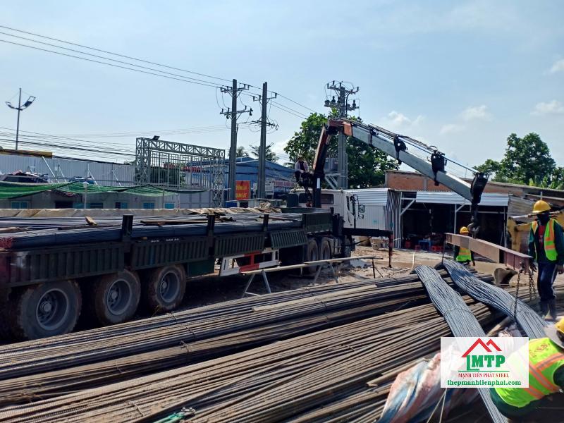 Giao 10 tấn thép Việt Nhật CB400-V D18, D22 cho công trình tòa nhà văn phòng tại đường Nguyễn Thị Minh Khai, Quận 1