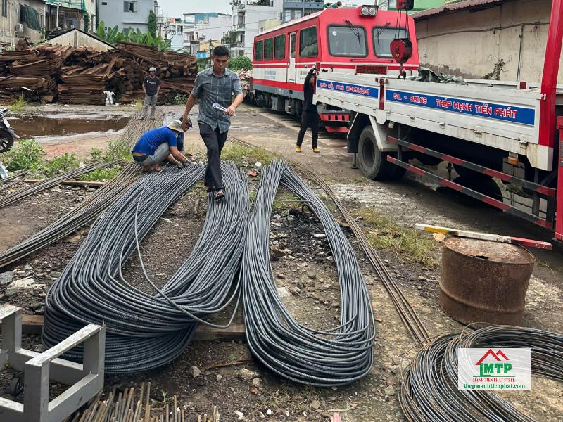 Giao 4 tấn thép Việt Nhật phi 20 cho công trình tại Ga Sài Gòn, Quận 3