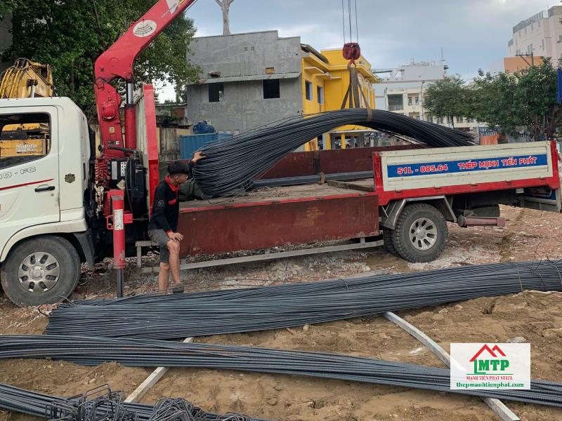 Giao 80 cây sắt cây D14 Việt Nhật cho công trình trên đường Lê Văn Duyệt, Bình Thạnh
