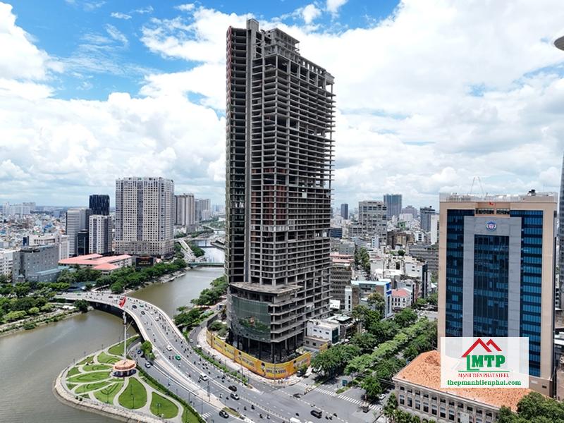 Quận 1 có nhiều công trình tòa nhà cao tầng cần số lượng lớn thép Việt Nhật chất lượng, đủ chứng từ