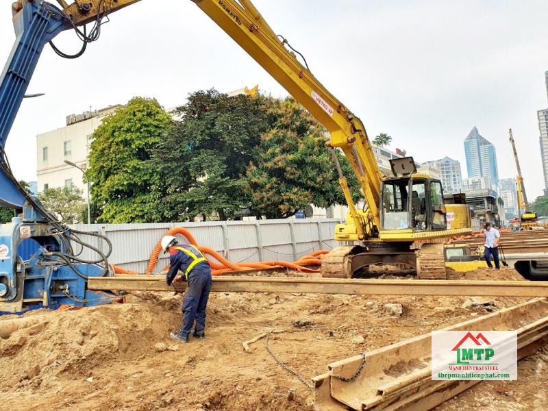 Với các công trình nhà kho, nhà xưởng lớn giá ép cừ larsen tại Vĩnh Long thường cao hơn do khối lượng lớn, tiến độ thi công lâu hơn