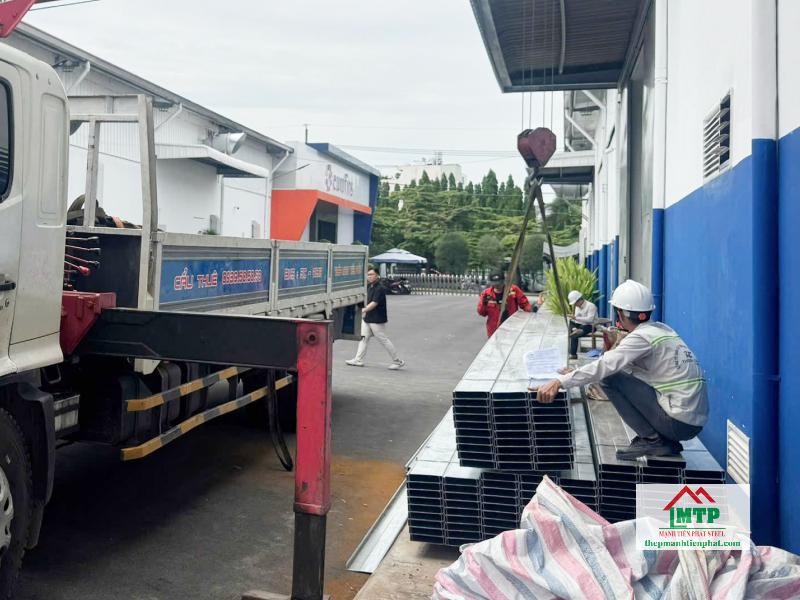 Đại lý xà gồ Hoa Sen tại Quận Tân Phú có nguồn hàng đa dạng, cung ứng nhanh theo yêu cầu