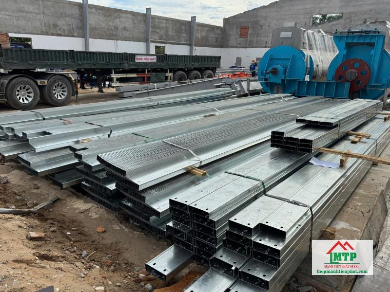 Đại lý Thép Mạnh Tiến Phát cung cấp xà gồ Hoa Sen tại Quận 1 uy tín, báo giá rõ ràng theo đơn hàng
