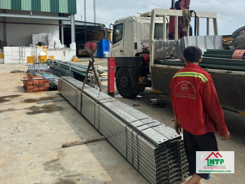 Thép Mạnh Tiến Phát cung cấp xà gồ Hoa Sen tại Quận 10 cho công trình cải tạo theo yêu cầu
