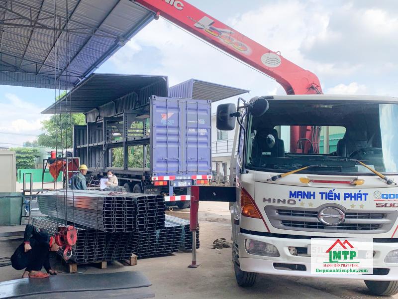 Thép Mạnh Tiến Phát cung cấp xà gồ Hoa Sen linh hoạt phương án giao hàng cho các khu vực tại Quận 8