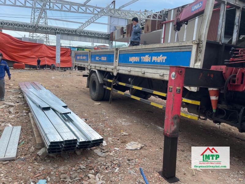 Thép Mạnh Tiến Phát cung cấp xà gồ Hoa Sen tại Quận Bình Thạnh đa dạng quy cách, giao hàng linh hoạt theo khu vực, nhu cầu khách hàng